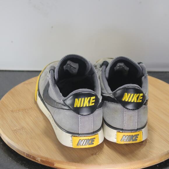 Youth Nike Livestrong Sz 6.5 008735 Black Gray Yellow Casual Canvas Sneakers - Picture 4 of 8